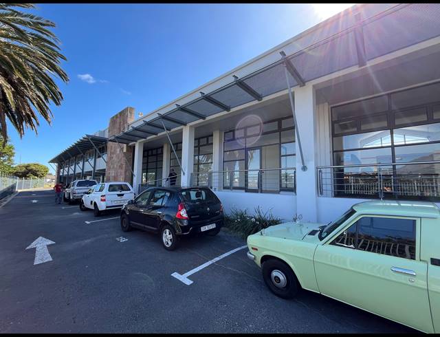 81M² BUSINESS TO LET IN MAITLAND
